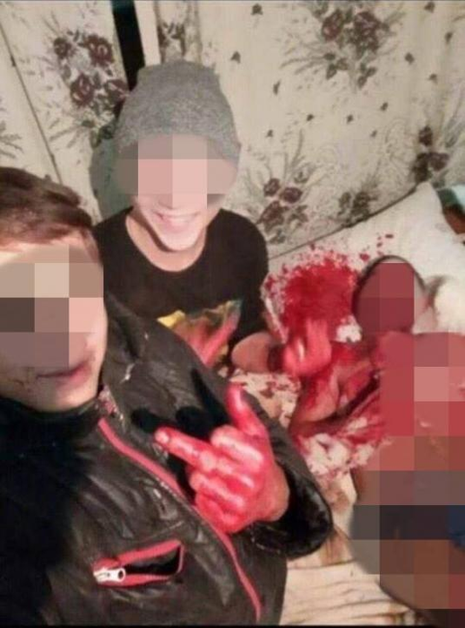 Crimă cumplită în Republica Moldova. Şi-au omorât prietenul de pahar şi şi-au facut selfie chiar lângă cadavru, cu mâinile pline de sânge  - FOTO Deschide.MD