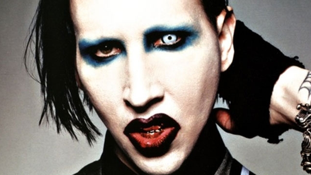 Cel mai INFIORĂTOR rocker arată ca o femeie! Marilyn Manson a apărut pentru prima dată la TV fără machiaj! E de NERECUNOSCUT