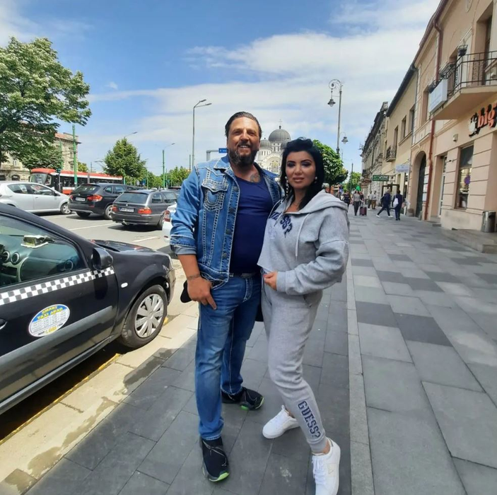 Adriana Bahmuțeanu, alături de soțul ei, George Restivan (Foto: Instagram)
