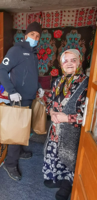 Bătrânii izolați la munte se descurcă mult mai greu decât cei din orașe