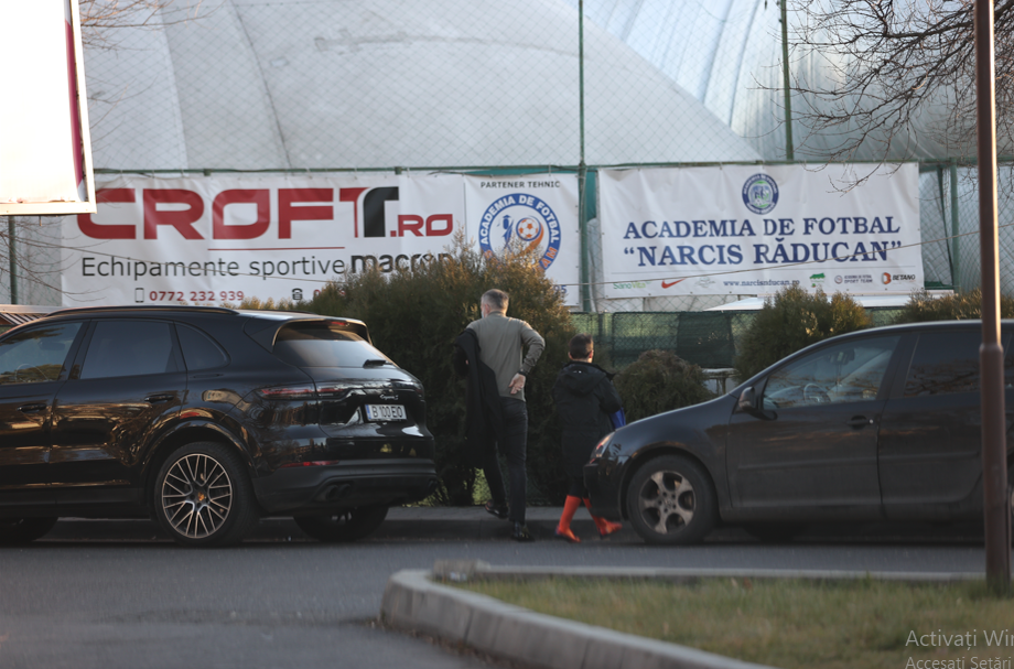 Edward Iordănescu își duce fiul la Academia de Fotbal a lui Narcis Răducan