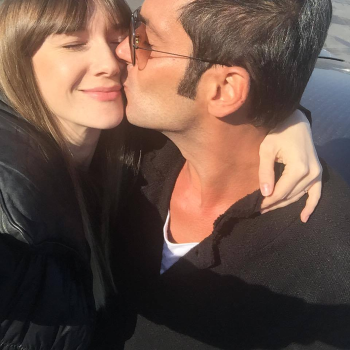 Adela Popescu, Radu Vâlcan şi fiul lor, Alexandru, formează o familie fericită.