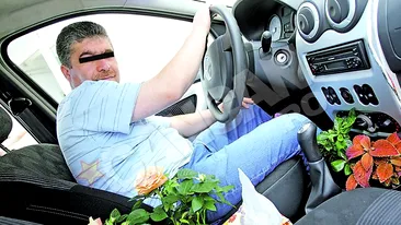 Sirianul care isi transformase masina in sera pe patru roti a divortat dupa 13 ani de casnicie! Taximetristul romantic si-a lasat nevasta fara copii