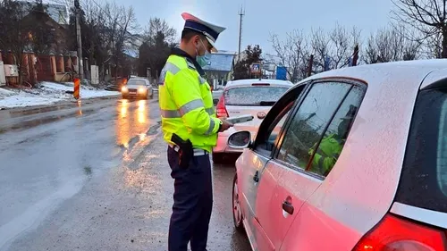 S-a ales cu dosar penal după ce a lovit 12 mașini! Bărbatul s-a urcat beat și fără permis la volan