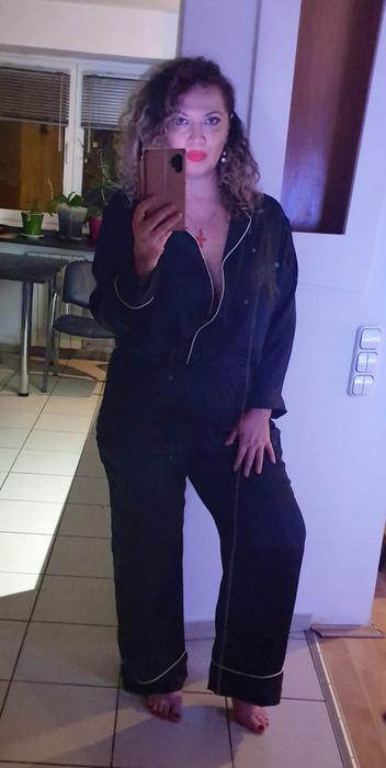Oana Lis a cedat nervos după ce a primit numeroase poze obscene de la bărbații care încearcă să o cucerească: “Nu-mi place de 23 de centimetri”