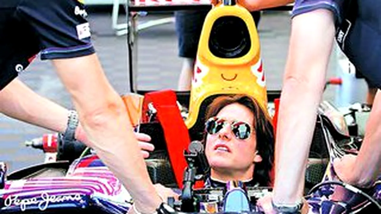 Tom Cruise s-a bagat in Formula 1