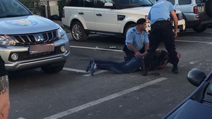 Bătaie cu cuţite între clanurile de interlopi, într-o parcare din nordul statiunii Mamaia! 