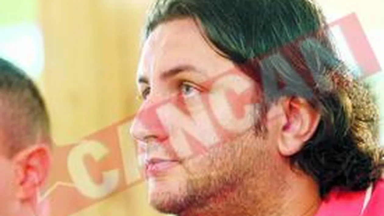 Trei romani se bat in piramida K1 Collision!