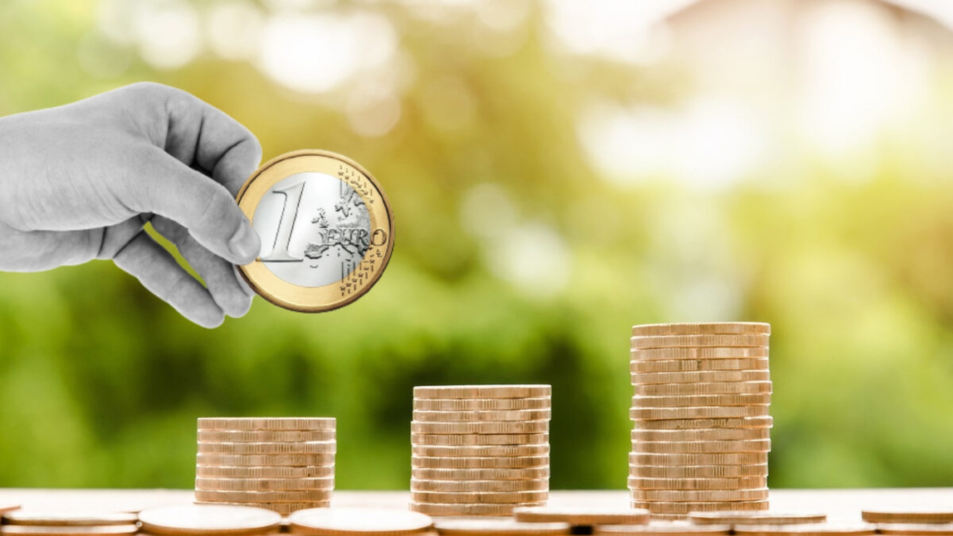 Curs BNR 16 iunie 2023. Noile valori ale monedelor principale, ce se întâmplă cu ROBOR înainte de weekend
