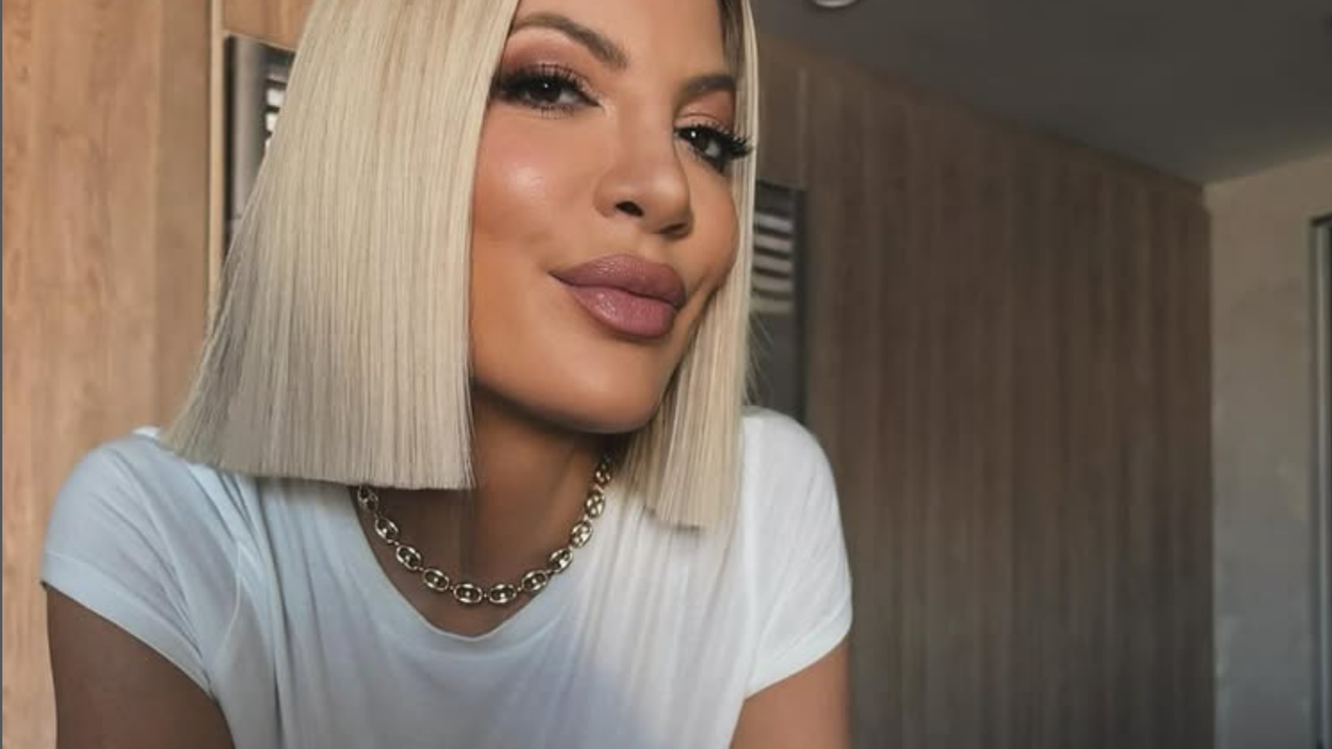 Tori Spelling a fost implicată într-un accident rutier! Actrița se afla în mașină alături de copiii ei