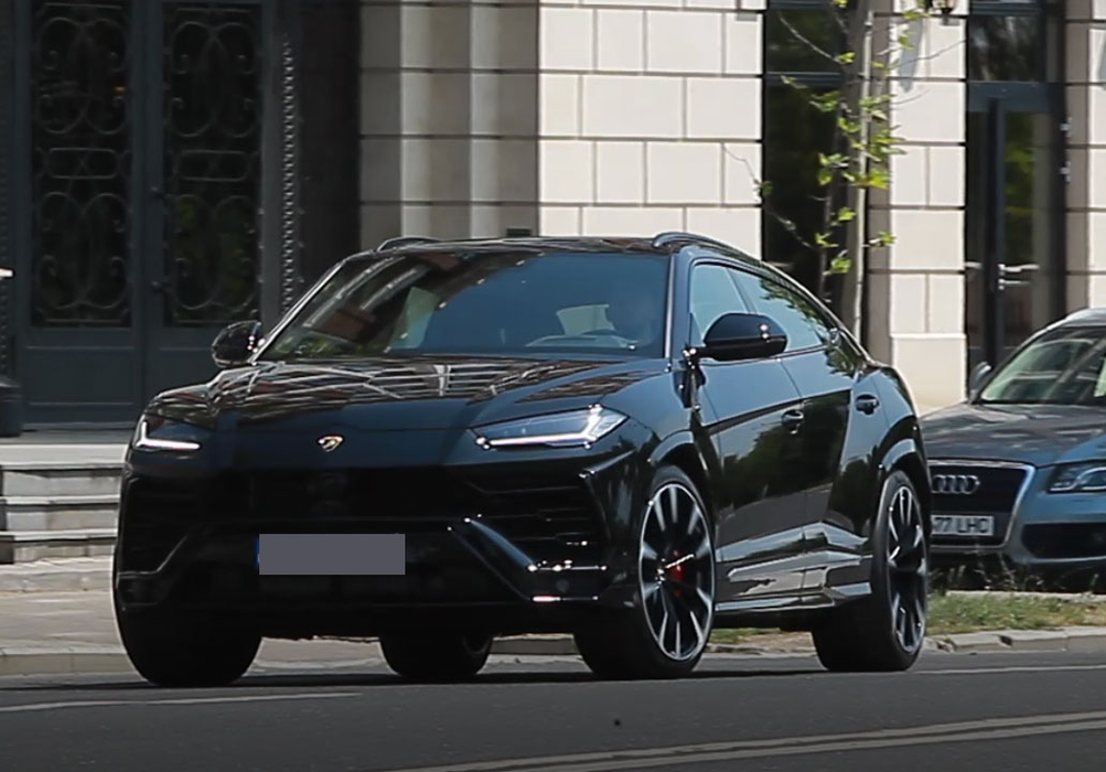 Costa Sponte a primit ca dar de nuntă un superb Lamborghini Ursus, ce valorează 250.000 de euro
