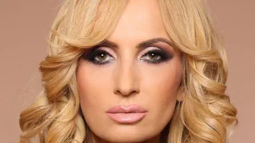 Habar nu avea ce i se planuieste! Daniela Gyrofi, ceruta in casatorie IN DIRECT! George Tal a ingenuncheat in fata ei si...