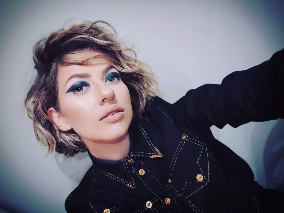 Lidia Buble s-a luptat cu depresia: ”Mă uitam în oglindă şi mă simţeam foarte prost. Năsoaso, tu nu vezi cum arăţi?”