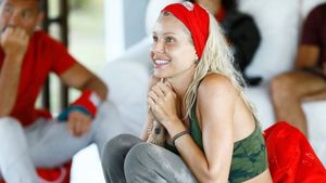 Conexiunea secretă dintre Carmen Grebenişan şi soţul său, la Survivor România! De necrezut ce face blonda după fiecare punct. A dat-o de gol la Măruţă
