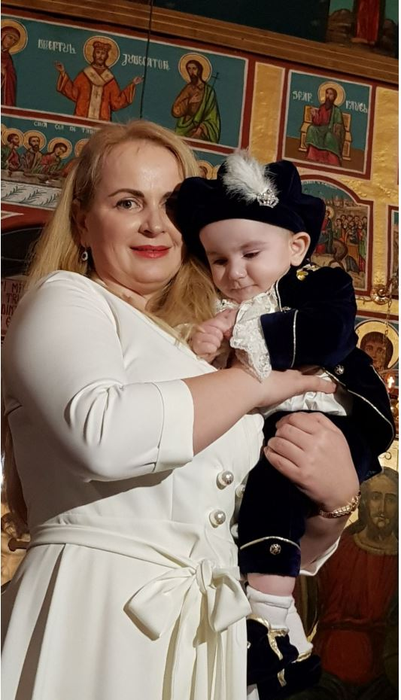 Galerie foto. Delia Antal și-a botezat băiețelul! O cântăteață cunoscută și un om de afaceri au fost nași: ”De mult mi-a zis că…”
