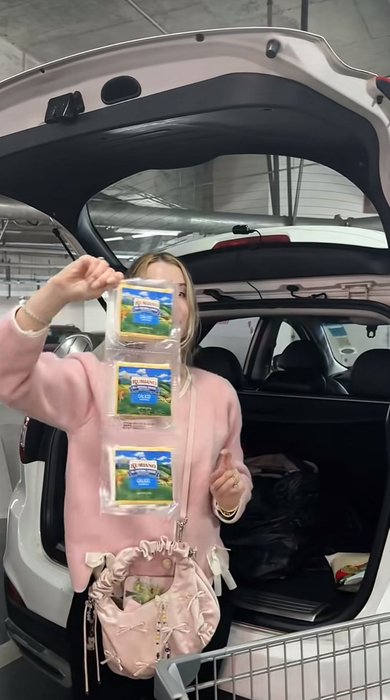 Ce a putut să cumpere o româncă cu 250 de lei într-un supermarket din China. Experimentul a devenit viral