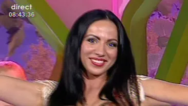 Roxana Marcu a revenit in muzica! Sissy Girls se numeste trupa cu care vrea sa faca ravagii in aceasta vara - Asculta piesa Que Sera