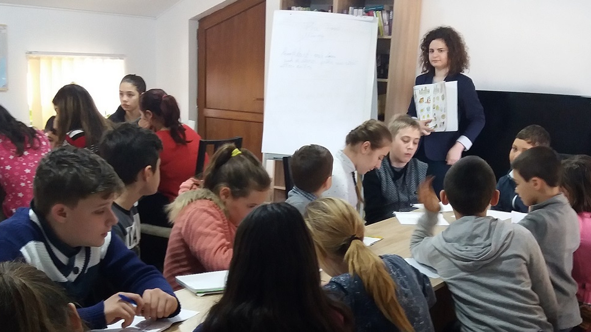 Olimpica la engleză face voluntariat. E profesoară la 16 ani pentru copiii dintr-un sat din Teleorman!