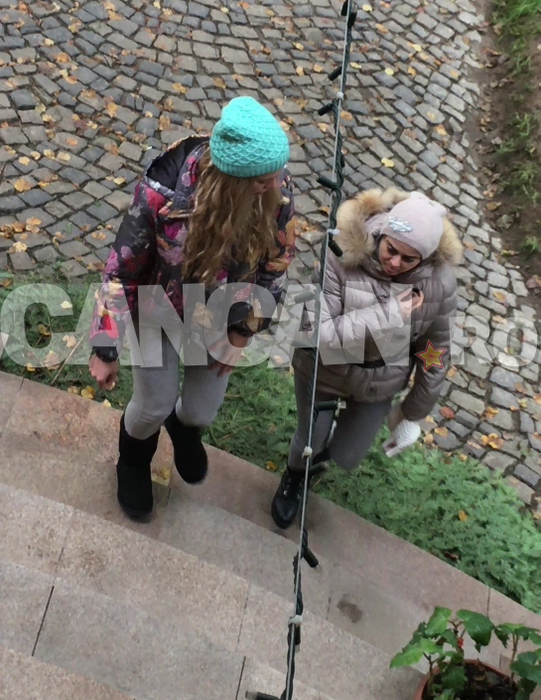 ALINA BORCEA şi VALENTINA PELINEL au ieşit ca fetele în oraş! Cum au fost fotografiate