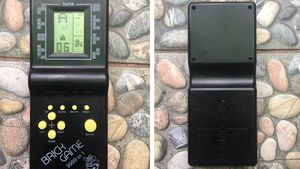 Mai ții minte jocul Tetris? Cu câți lei se vinde celebra consola acum, în 2022