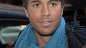 Enrigue Iglesias are cu cine să semene! La 62 de ani, mama artistului arată de 30 si nu are niciun rid