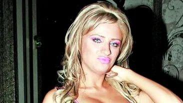 Sanzi renunta la numarul personalizat al masinii: Politistii ma opresc numai ca sa-mi vada sanii!