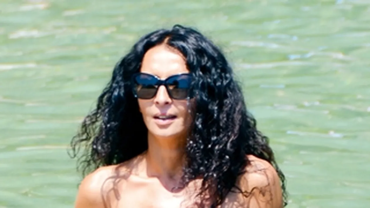 Mihaela Radulescu sau Anca Turcasiu? Vezi aici care este cea mai sexy vedeta trecuta de 40 de ani