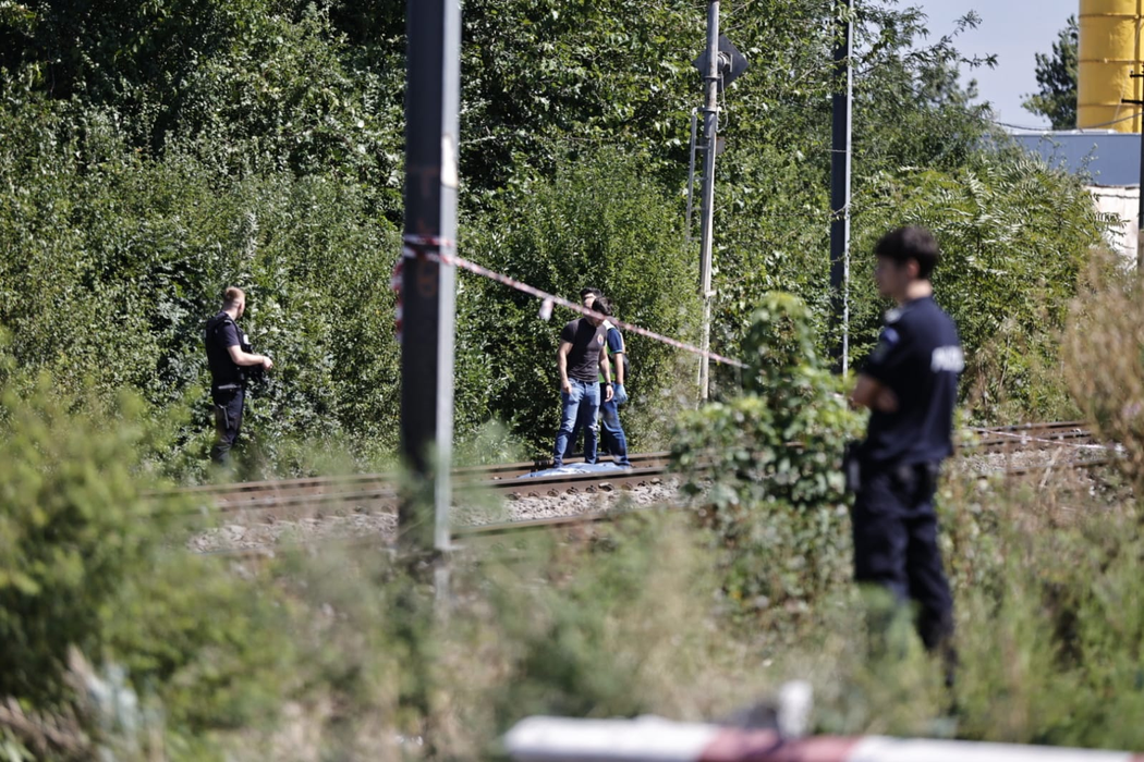 Accident grav pe linia de cale ferată București – Constanța. O persoană a căzut sub tren și a murit | FOTO