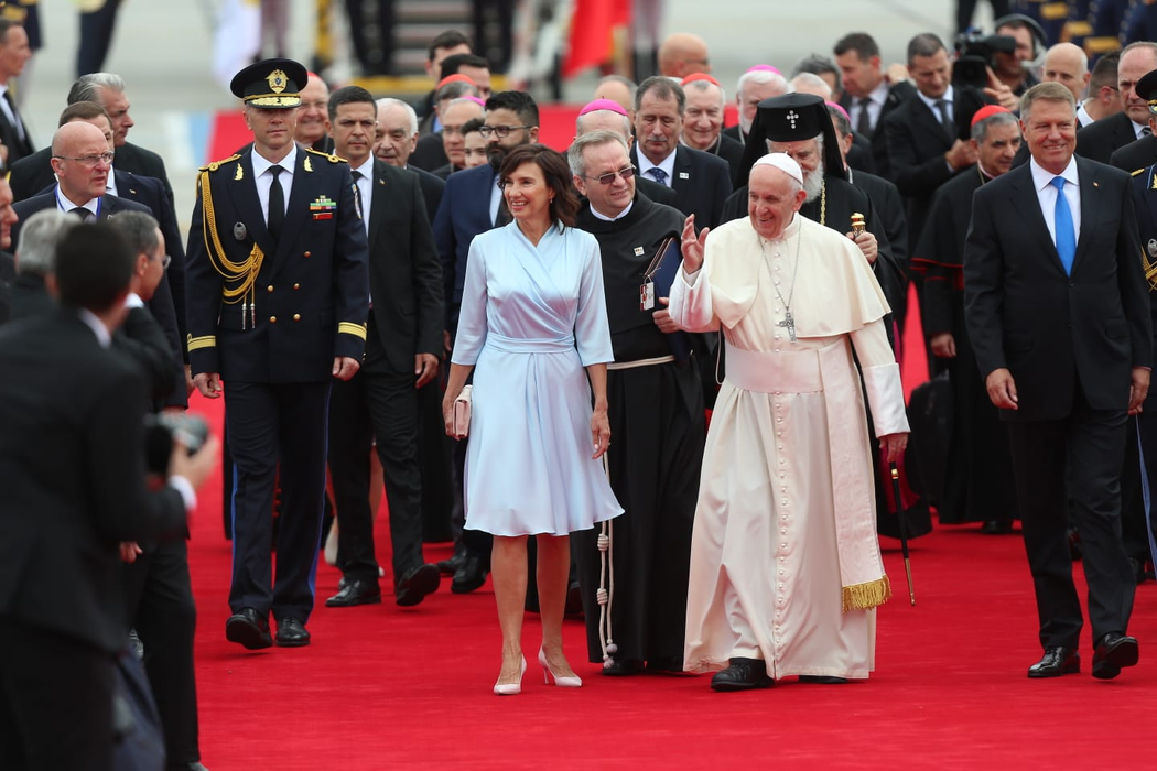 Papa Francisc este în România! Imagini super-exclusive + informații în premieră