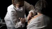 O femeie din Bacău a murit! Avea multiple boli cronice și tocmai se vaccinase anti-COVID! Ce au anunțat autoritățile