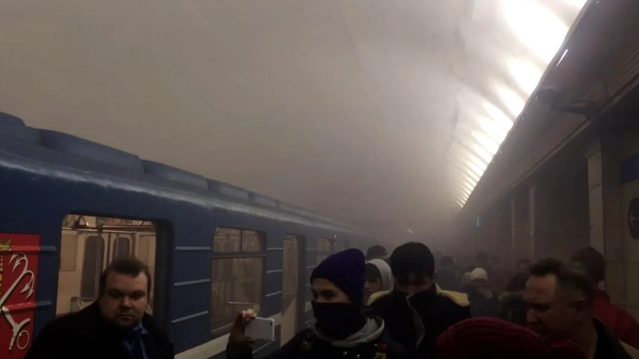 Martorii povestesc ce s-a întâmplat în metroul din Sankt Petersburg. ”Am simţit un miros puternic”