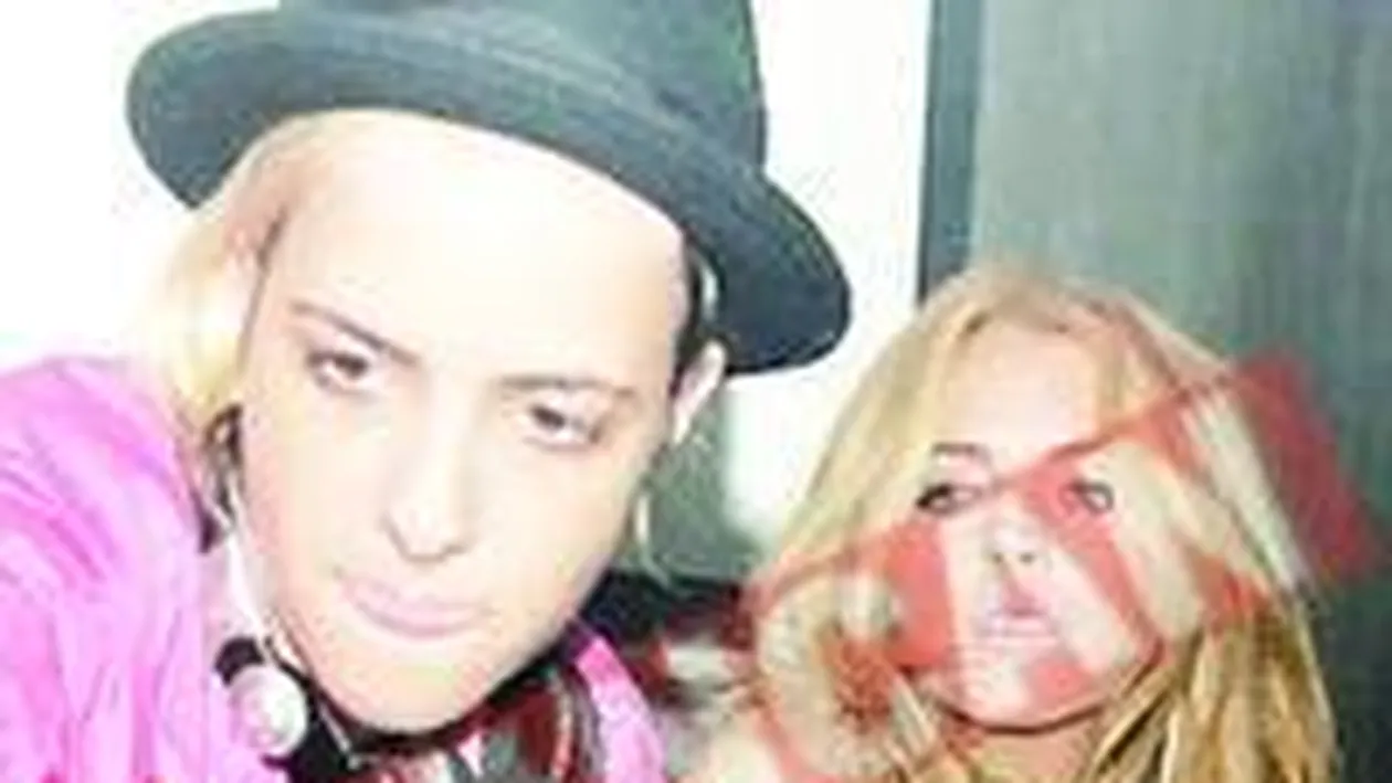 Lindsay Lohan se marita cu o femeie