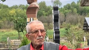 Cum și-a amenajat locul de veci, un bătrânel din Gorj, după ce a fost părăsit de familie