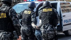 Se întâmplă în România şi nu este o poveste! Un poliţist a furat toate lemnele de foc din postul de poliţie