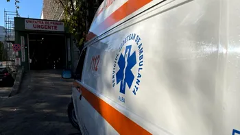 Un elev de 14 ani din Botoșani a murit după ce a căzut ca secerat în sala de sport