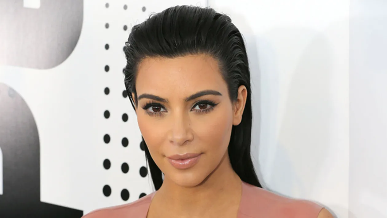 Kim Kardashian a nascut un baietel perfect sanatos