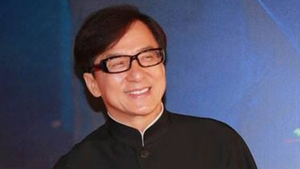 Jackie Chan a ajuns in Romania! Actorul a aterizat pe aeroportul din Baneasa