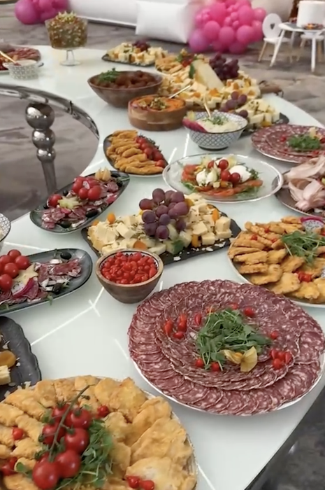 Cum arată locația aleasă de Culiță Sterp pentru botezul fetiței sale. Decorul e ca-n povești!