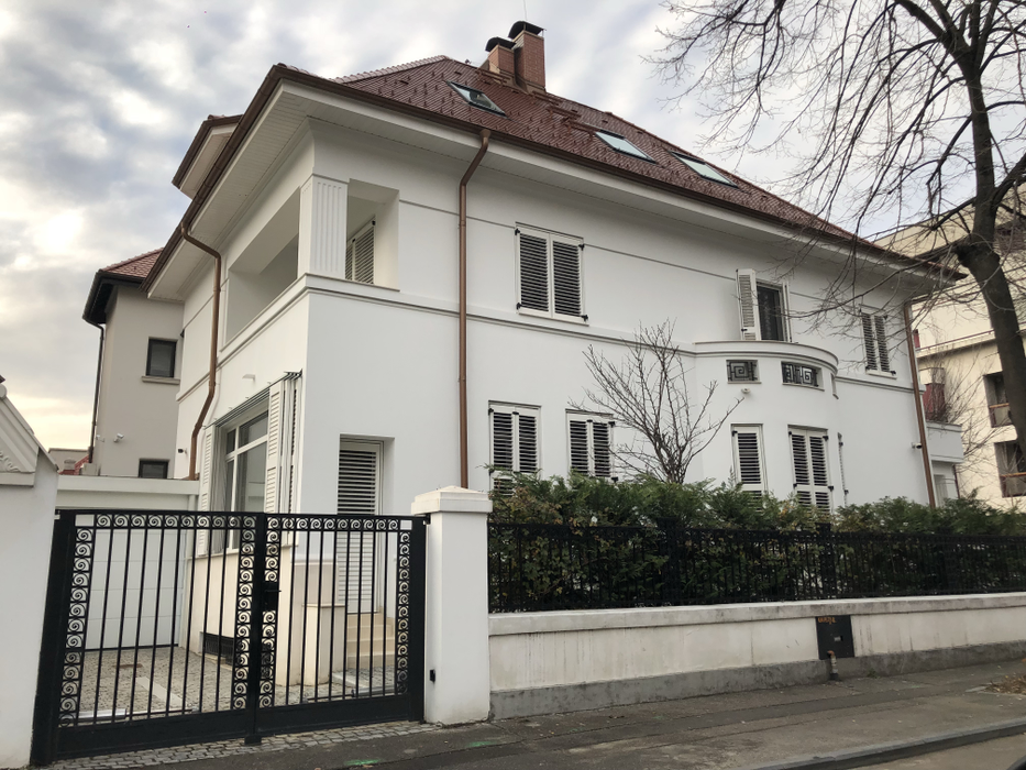 Aşa arată acum super-vila deţinută de Matei Stratan în Dorobanţi