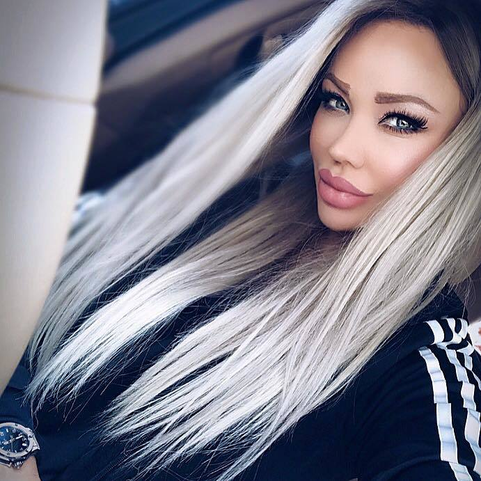 Bianca are iarăşi părul lung