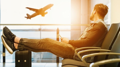 BANC | Trei nebuni făceau gălăgie într-un avion