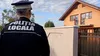 Amendă de 1.500 lei pentru românii care stau la curte și fac această greșeală la mai puțin de 2 metri de gard