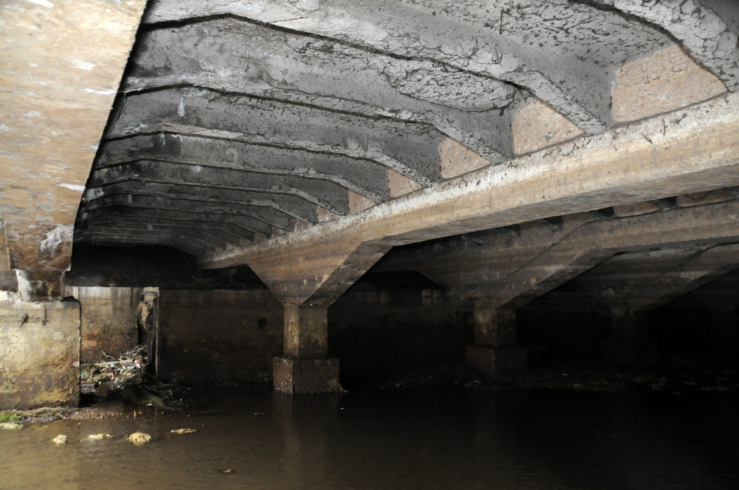 (P) Au început forajele geotehnice pentru consolidarea planșeului de la Piața Unirii! Specialiștii fac săpături la mare adâncime pentru a verifica starea solului și a fundației pe care se sprijină structura planșeului vechi de 80 de ani