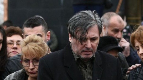 Cum i-a aranjat Cornel Galeş mormântul Ilenei Ciuculete: ”I-am luat brăduţ, i-am pus băncuţă…”