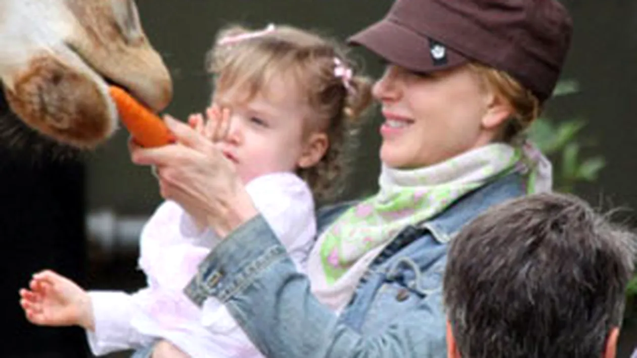 Nicole Kidman si-a dus fetita la zoo