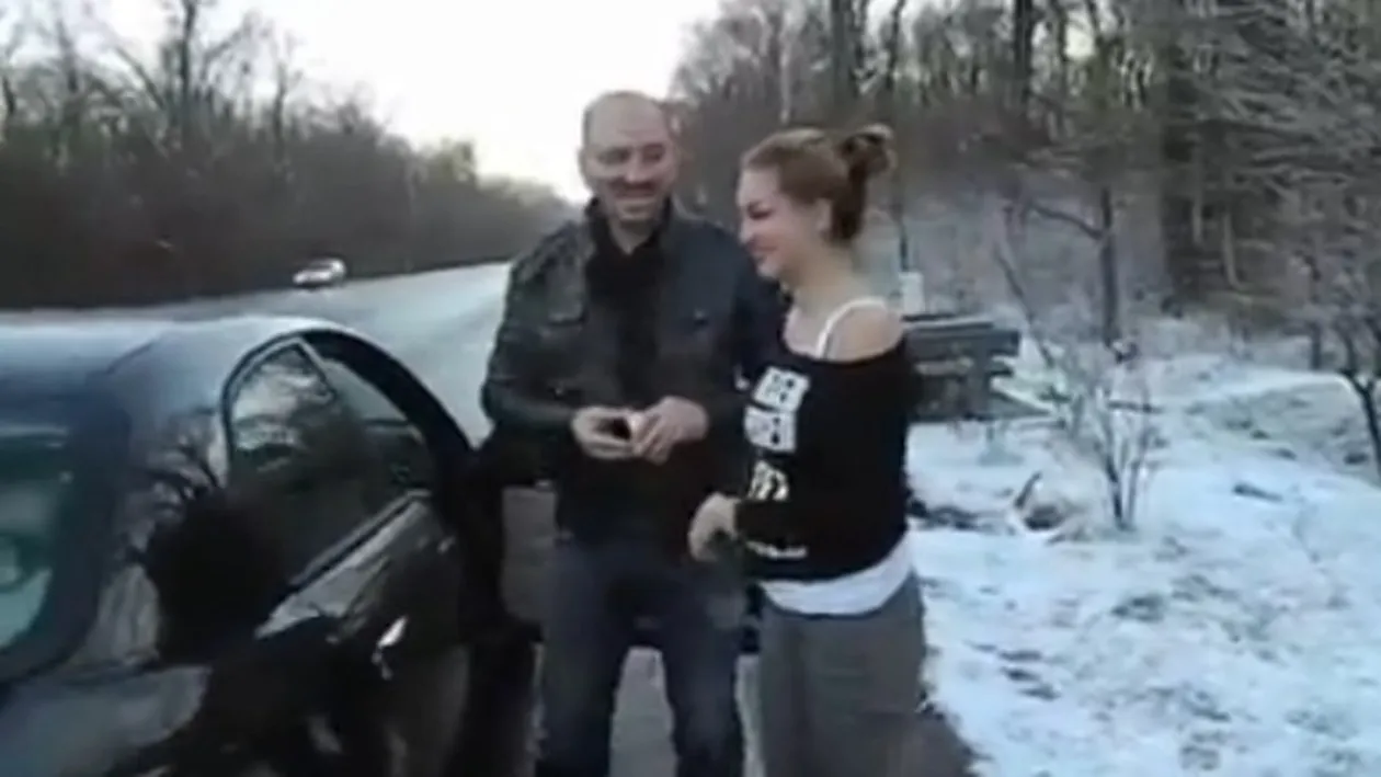 Cea mai originala cerere in casatorie din 2014! Vezi ce surpriza URIASA i-a facut iubitei pe DN1