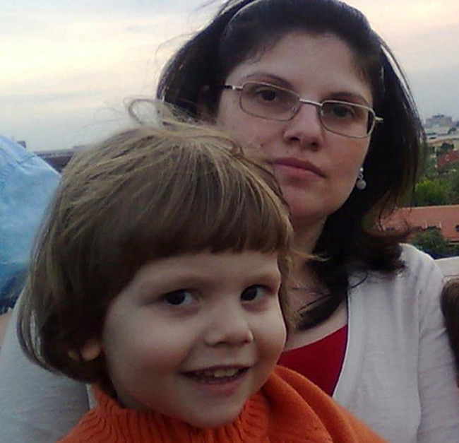 WOW! Abia o recunosti pe strada. Cum arata mama lui Ionut Anghel la 4 ani de cand micutul a murit in Parcul Tei
