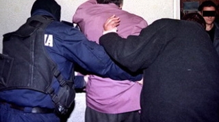 Barbatul care a racolat 11 tineri pentru a intretine raporturi sexuale cu ei a fost trimis in judecata!