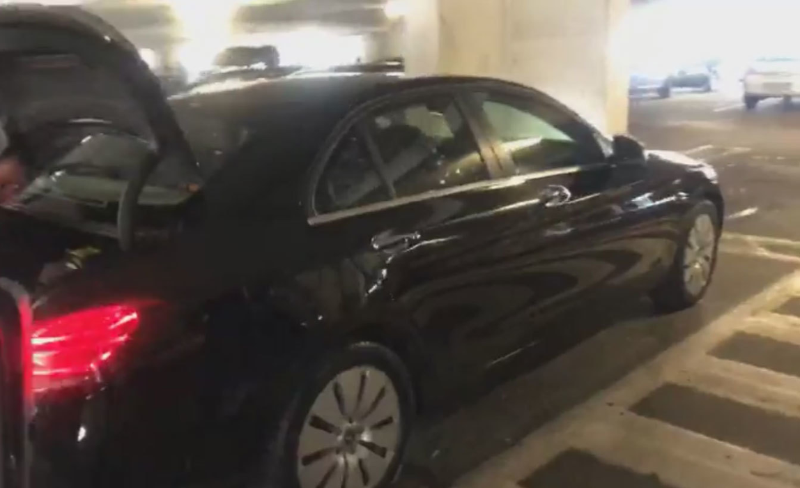 Simona Halep, luată de la aeroport cu o limuzină de zeci de mii de euro
