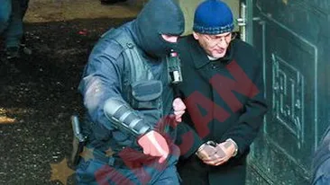 Mama si sora sa l-au abandonat in arest!